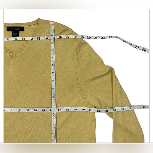 Banana Republic Sweater Mens Size Large Yellow Luxury Silk Cashmere Blend V-Neck - Picture 11 of 15